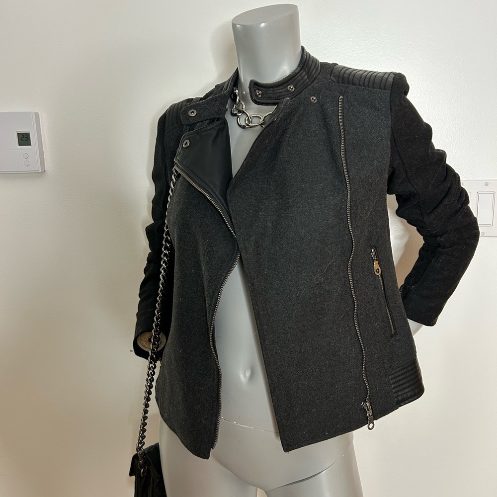Gorgeous Forever 21 Black and Gray Motorcycle Jacket❤️S